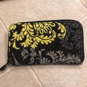 Vera Bradley zip wallet